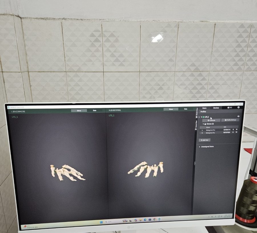 Collection monitor showing hand joints in real time